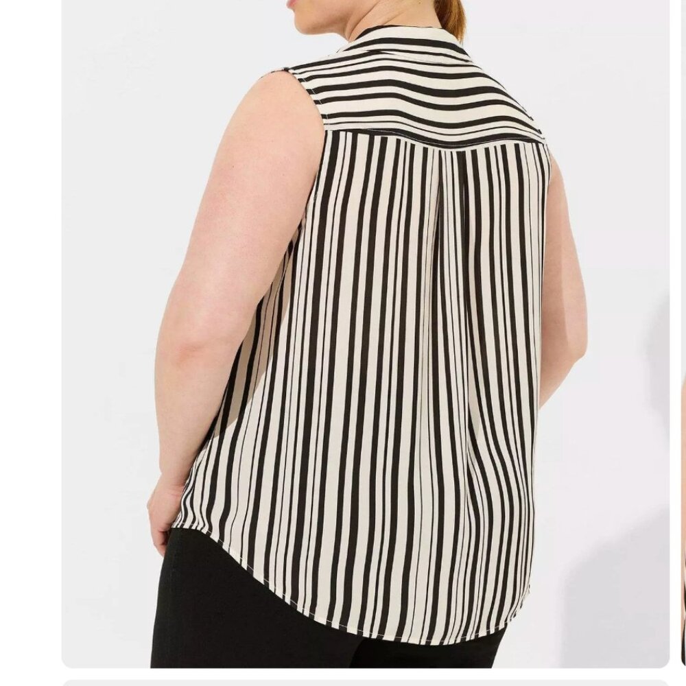 NWT Torrid Madison Georgette Button-Up Sleeveless Shirt - Picture 2 of 5